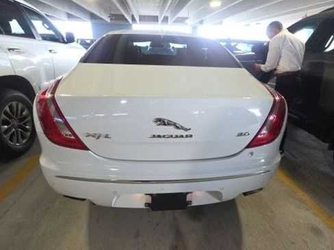 Used 2015 Jaguar XJ L Portfolio RWD image 4