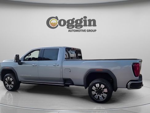 New 2026 GMC Sierra 3500 Denali w/ Denali Reserve Package image 5