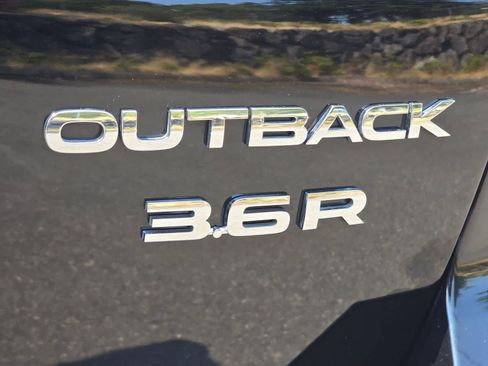 Used 2013 Subaru Outback 3.6R Limited AWD/4WD image 7