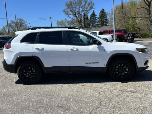 Used 2023 Jeep Cherokee Altitude Lux AWD/4WD image 40
