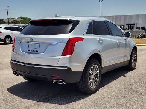 Used 2017 Cadillac XT5 Luxury w/ Driver Awareness Package FWD image 4