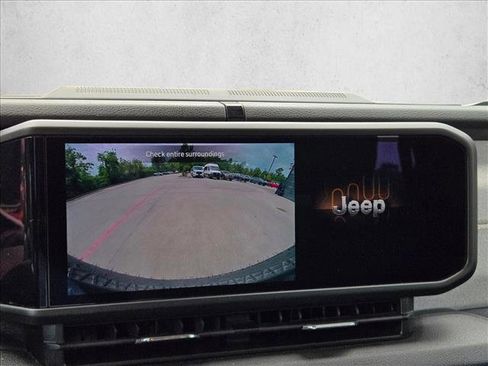 Used 2024 Jeep Wrangler Unlimited AWD/4WD image 12