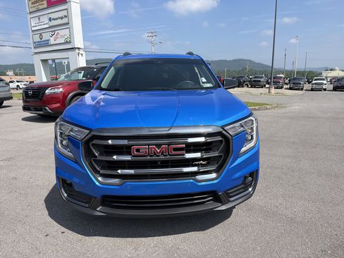 Used 2024 GMC Terrain AT4 w/ Infotainment Package II AWD/4WD image 2