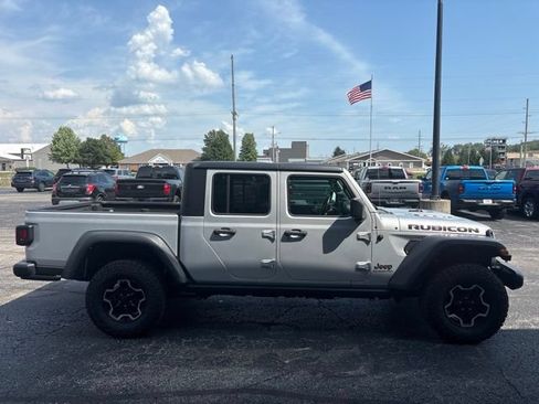Used 2022 Jeep Gladiator Rubicon w/ Cold Weather Group AWD/4WD image 7