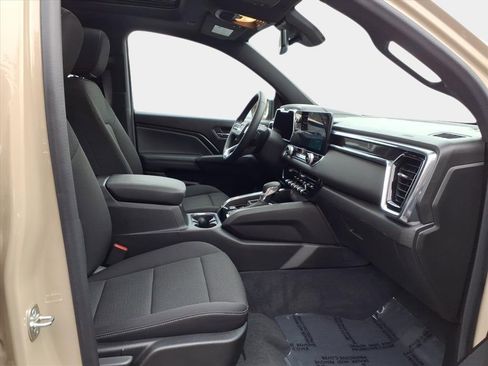 Used 2024 GMC Canyon Elevation w/ Convenience Package image 15