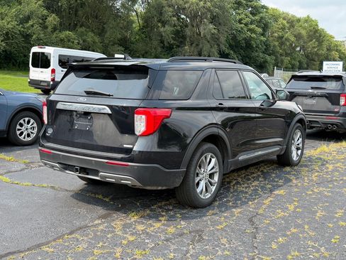Used 2020 Ford Explorer XLT w/ Equipment Group 202A AWD/4WD image 6