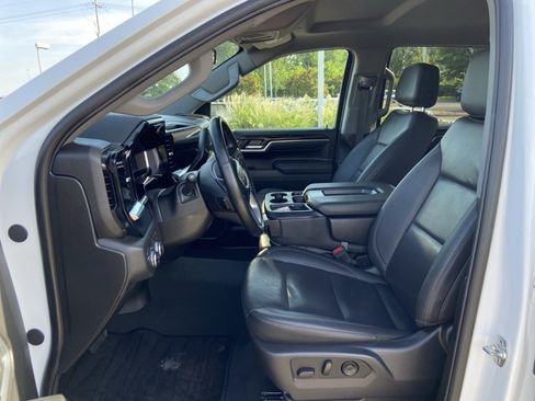 Used 2025 GMC Sierra 1500 SLT RWD image 29