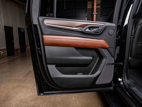 Used 2024 GMC Yukon XL Denali Ultimate image 42