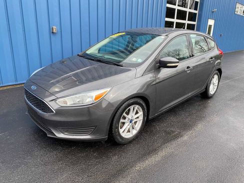 Used 2015 Ford Focus SE image 2