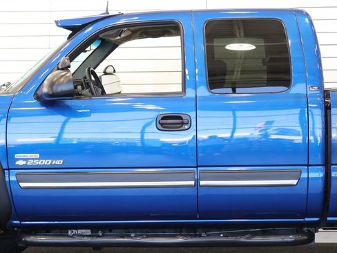 Used 2004 Chevrolet Silverado 2500 LT w/ Skid Plate Package AWD/4WD image 46