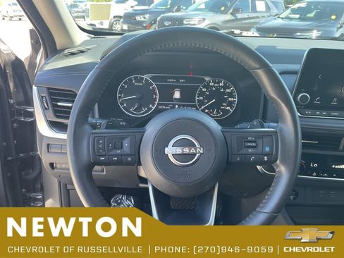 Used 2024 Nissan Rogue SV w/ SV Premium Package AWD/4WD image 13