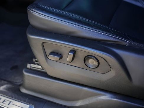 Used 2021 Chevrolet Suburban Z71 image 8