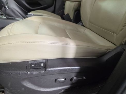 Used 2019 Buick Encore Essence w/ Experience Buick Package AWD/4WD image 32