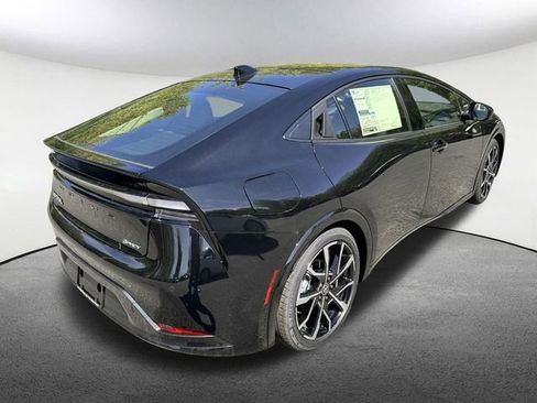 New 2026 Toyota Prius Plug-In Hybrid FWD image 9