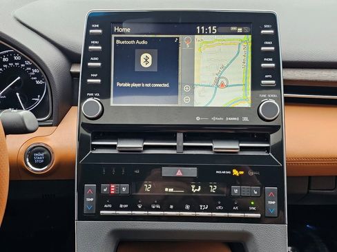 Used 2019 Toyota Avalon Limited w/ Preferred Accessory Package image 13