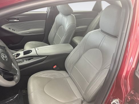 Used 2019 Toyota Avalon Limited w/ Advanced Safety Package FWD image 11