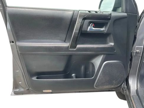 Used 2021 Toyota 4Runner Venture w/ Moonroof Package AWD/4WD image 10