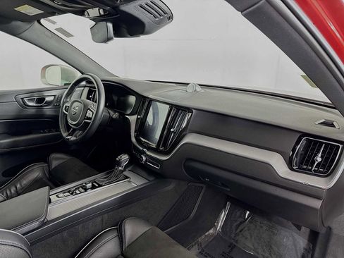 Used 2019 Volvo XC60 T5 R-Design w/ Protection Package Premier image 29