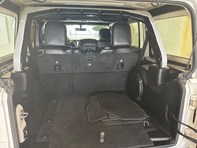 Used 2021 Jeep Wrangler Unlimited Sahara AWD/4WD image 20