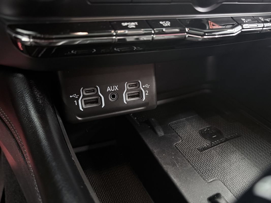 Used 2021 Dodge Durango R/T w/ Blacktop Package AWD/4WD image 30