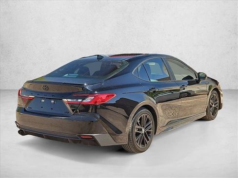 Used 2025 Toyota Camry SE w/ Convenience Package FWD image 5