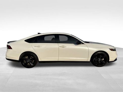 Used 2023 Honda Accord Sport image 9