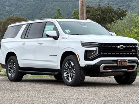 New 2026 Chevrolet Suburban Z71 AWD/4WD image 2