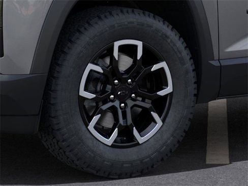 New 2026 Chevrolet Equinox ACTIV w/ Convenience Package III image 9