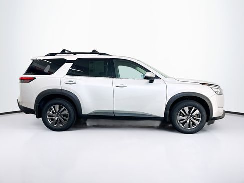 Used 2023 Nissan Pathfinder SV w/ SV Premium Package image 10