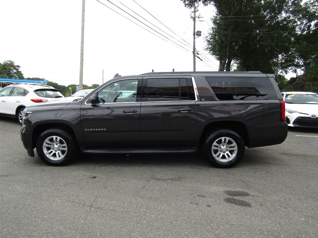 Used 2018 Chevrolet Suburban LT AWD/4WD image 4