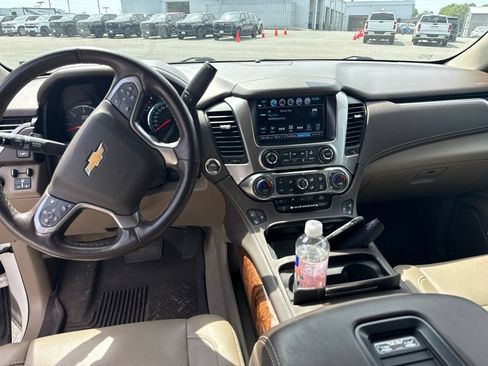 Used 2020 Chevrolet Suburban Premier AWD/4WD image 6