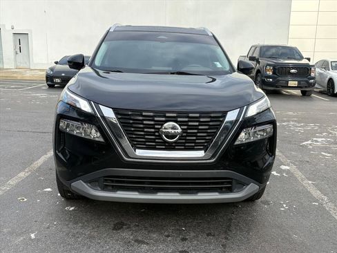 Used 2021 Nissan Rogue SV w/ Premium Package image 3