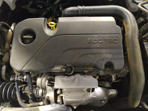 Used 2022 Chevrolet Malibu LT FWD image 30