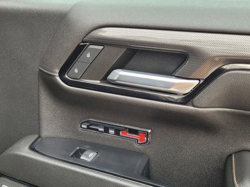 Used 2022 GMC Sierra 1500 AT4 image 12