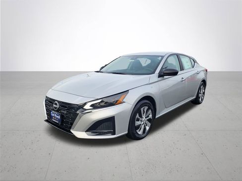 New 2025 Nissan Altima 2.5 S image 2