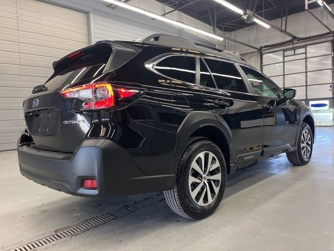 Certified 2025 Subaru Outback Premium w/ Popular Package #1A image 7