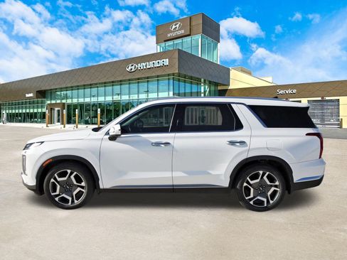 Used 2023 Hyundai Palisade Limited w/ Winter Package image 9