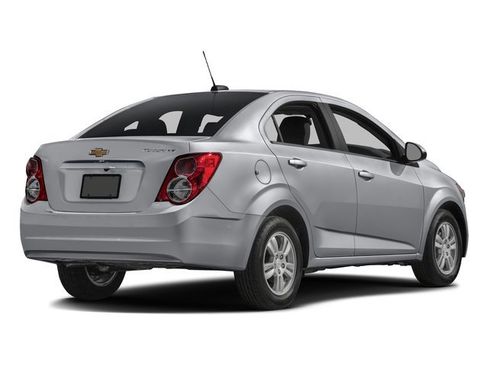 Used 2016 Chevrolet Sonic LT image 5