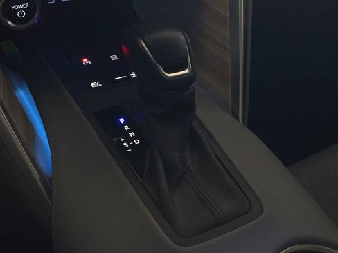 Used 2024 Toyota Venza Limited image 29