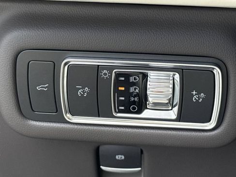 Used 2025 Lincoln Nautilus Black Label AWD/4WD image 38