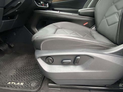 Certified 2024 Volkswagen Atlas SE AWD/4WD image 10