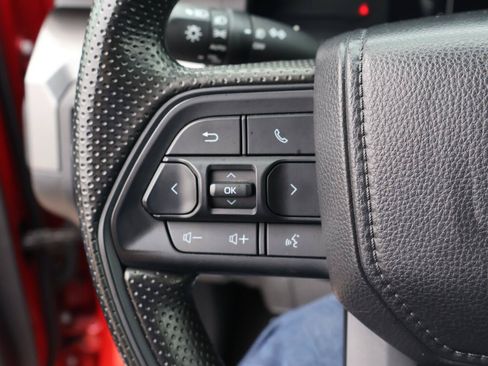 Used 2025 Toyota Tacoma SR5 AWD/4WD image 28