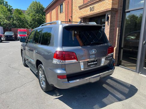 Used 2014 Lexus LX 570 4WD w/ Luxury Package image 5