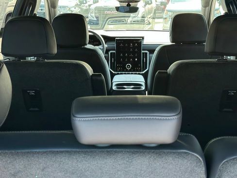 New 2026 GMC Acadia Elevation w/ Elevation Premium Package FWD image 8