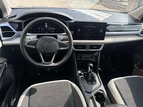 New 2026 Volkswagen Taos SE FWD image 7