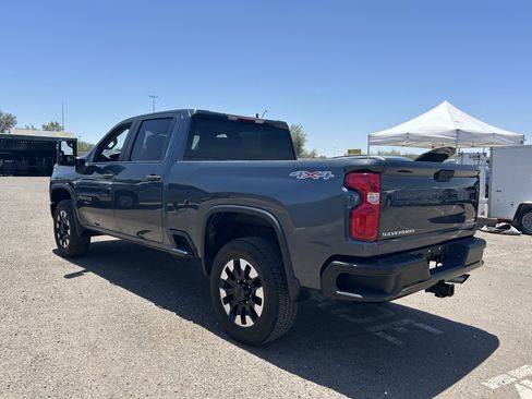 Used 2020 Chevrolet Silverado 2500 Custom w/ Custom Value Package AWD/4WD image 3