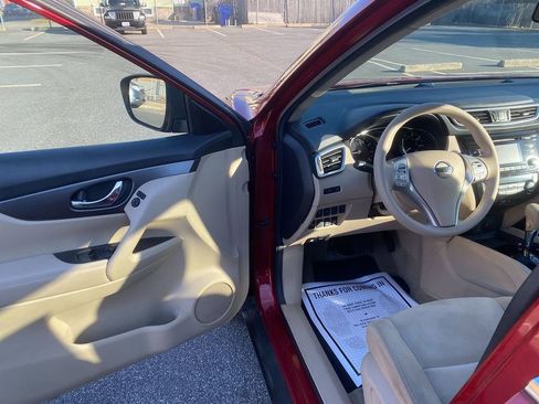 Used 2015 Nissan Rogue SV image 9