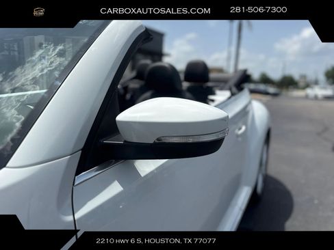 Used 2019 Volkswagen Beetle 2.0T SE FWD image 9