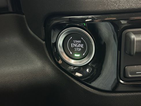 Used 2025 Chevrolet Silverado 1500 LT image 16