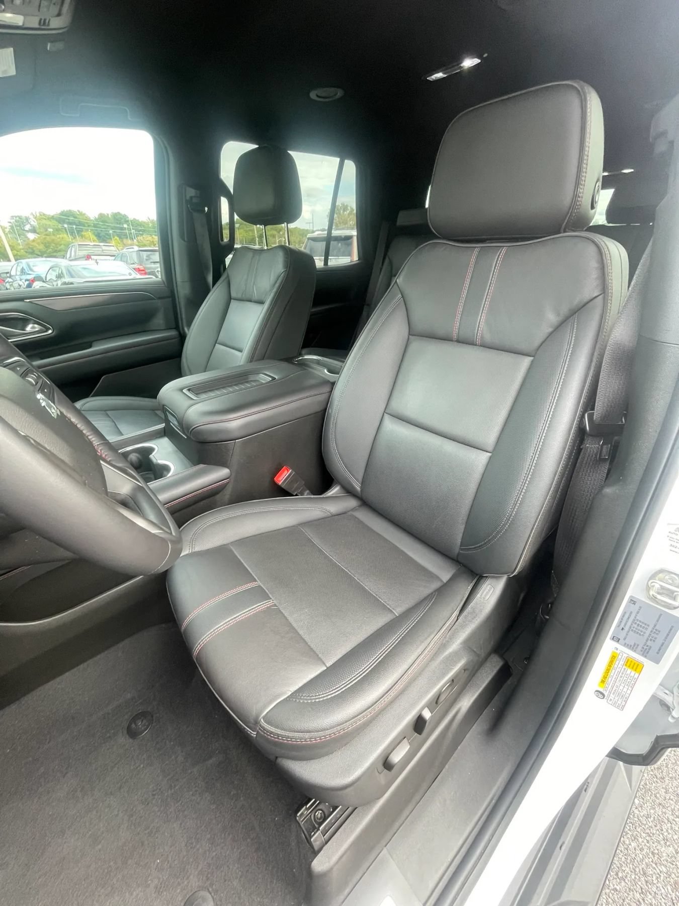 Used 2022 Chevrolet Tahoe RST w/ Luxury Package AWD/4WD image 43